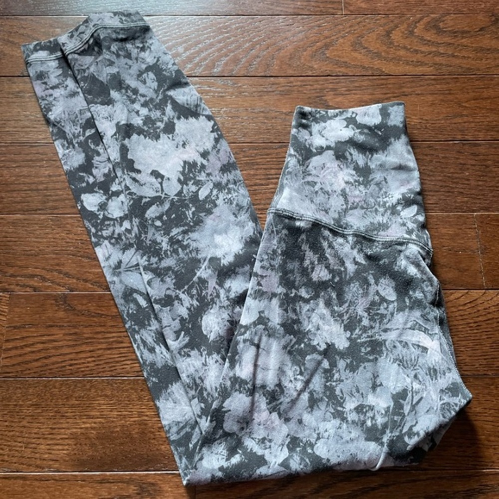 lululemon athletica purple gray align 25” Floral Leggings